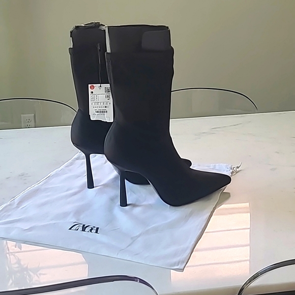 Zara zip closure booties - Picture 2 of 2